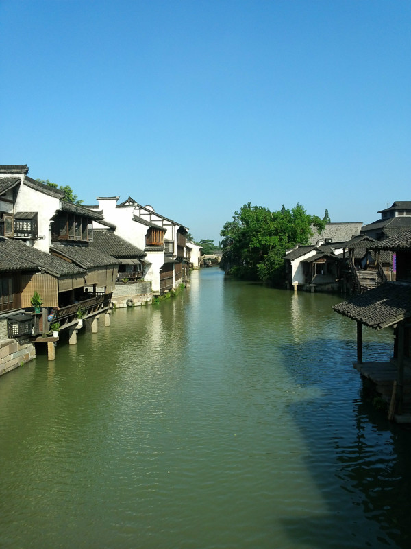 浙里小城,暖阳下的友趣日常掠影