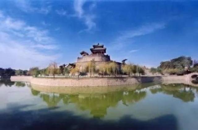 古城黄昏，剑指苍穹——邯郸独行者